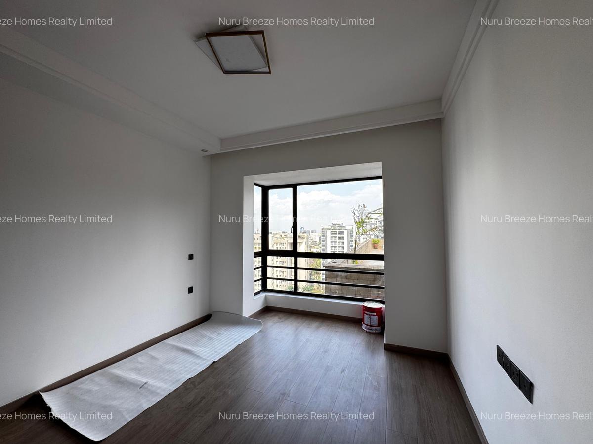 2 Bed Apartment with En Suite in Riverside - 12