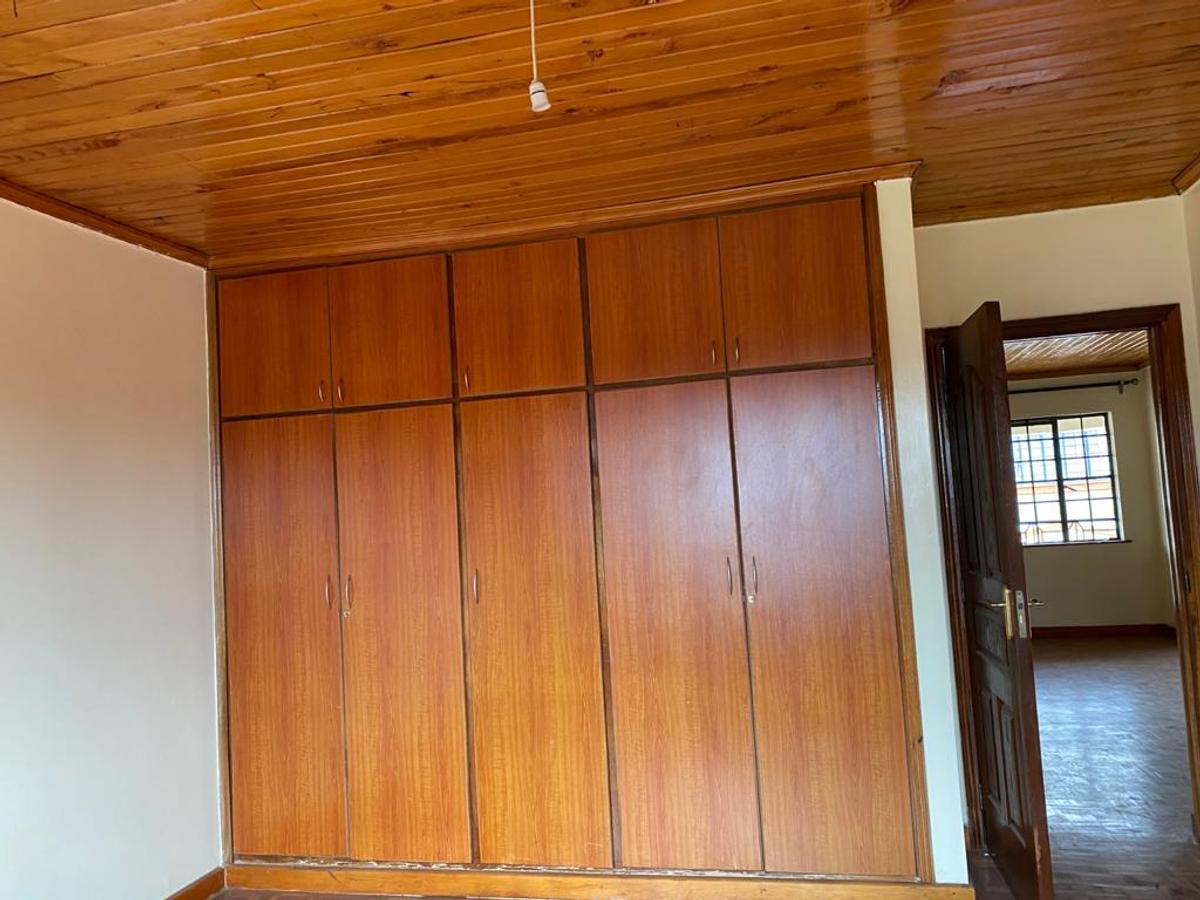 3 Bed Apartment with En Suite in Lavington - 12