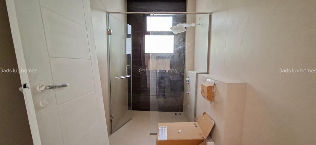 5 Bed Villa with En Suite at Lavington - 15