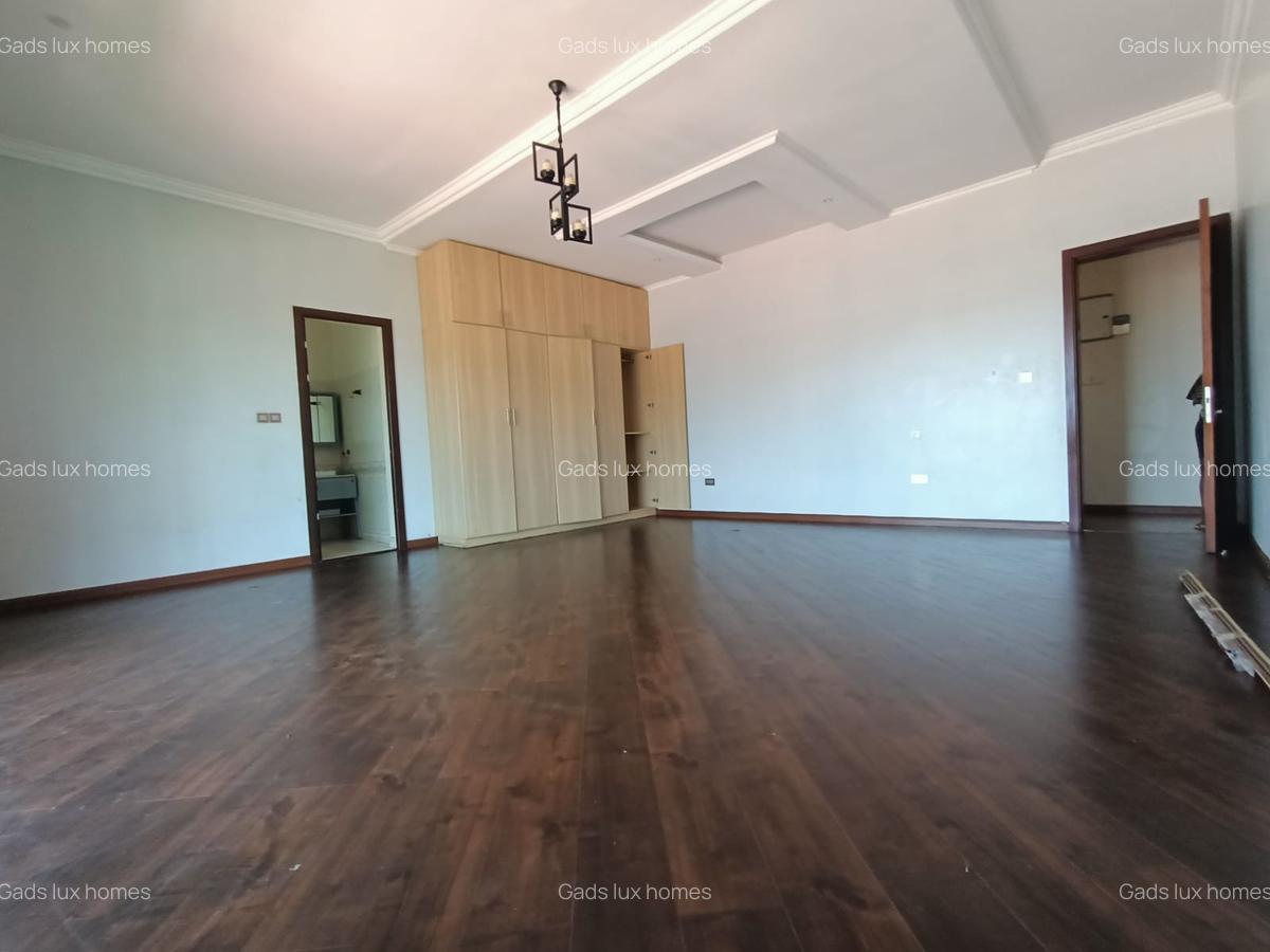 5 Bed Townhouse with En Suite at Muthaiga - 15