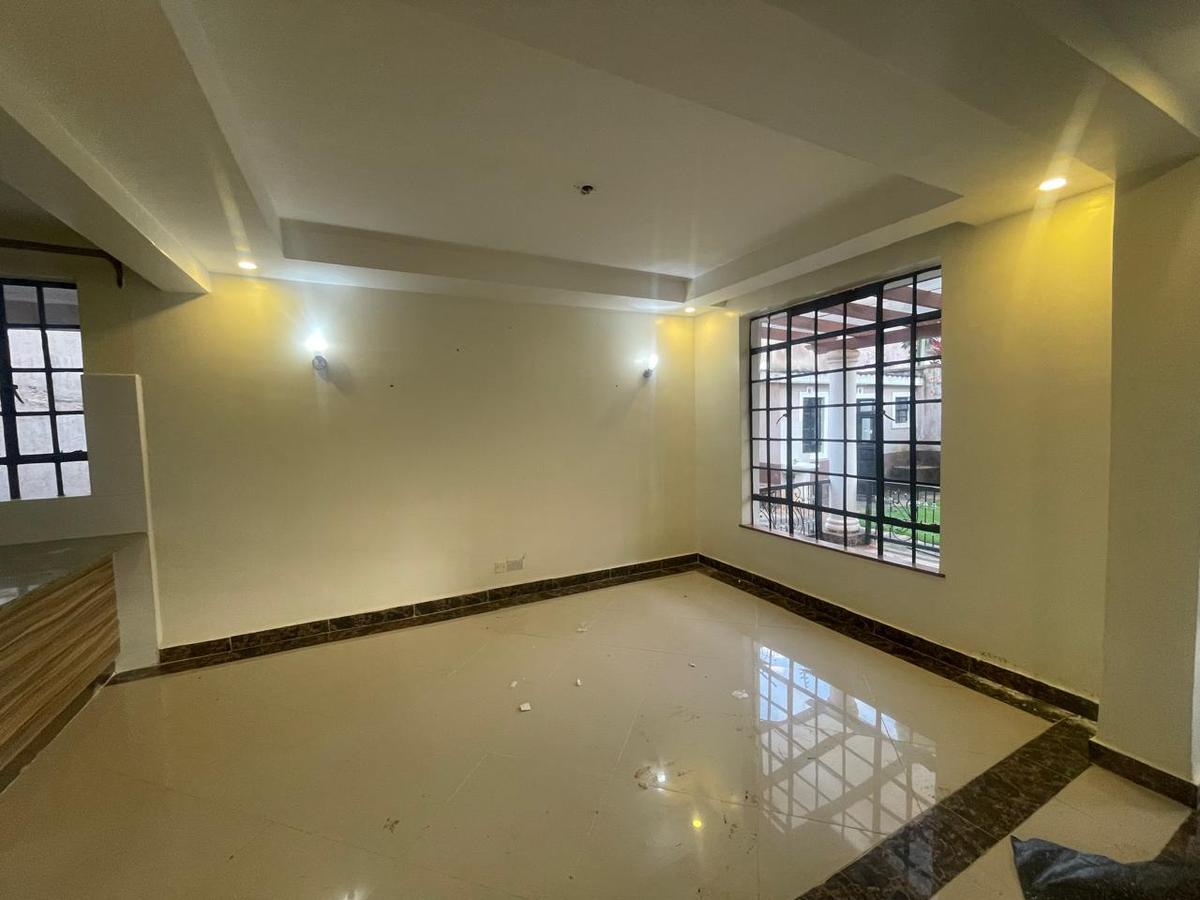 6 Bed Townhouse with En Suite at Kirawa Road - 5