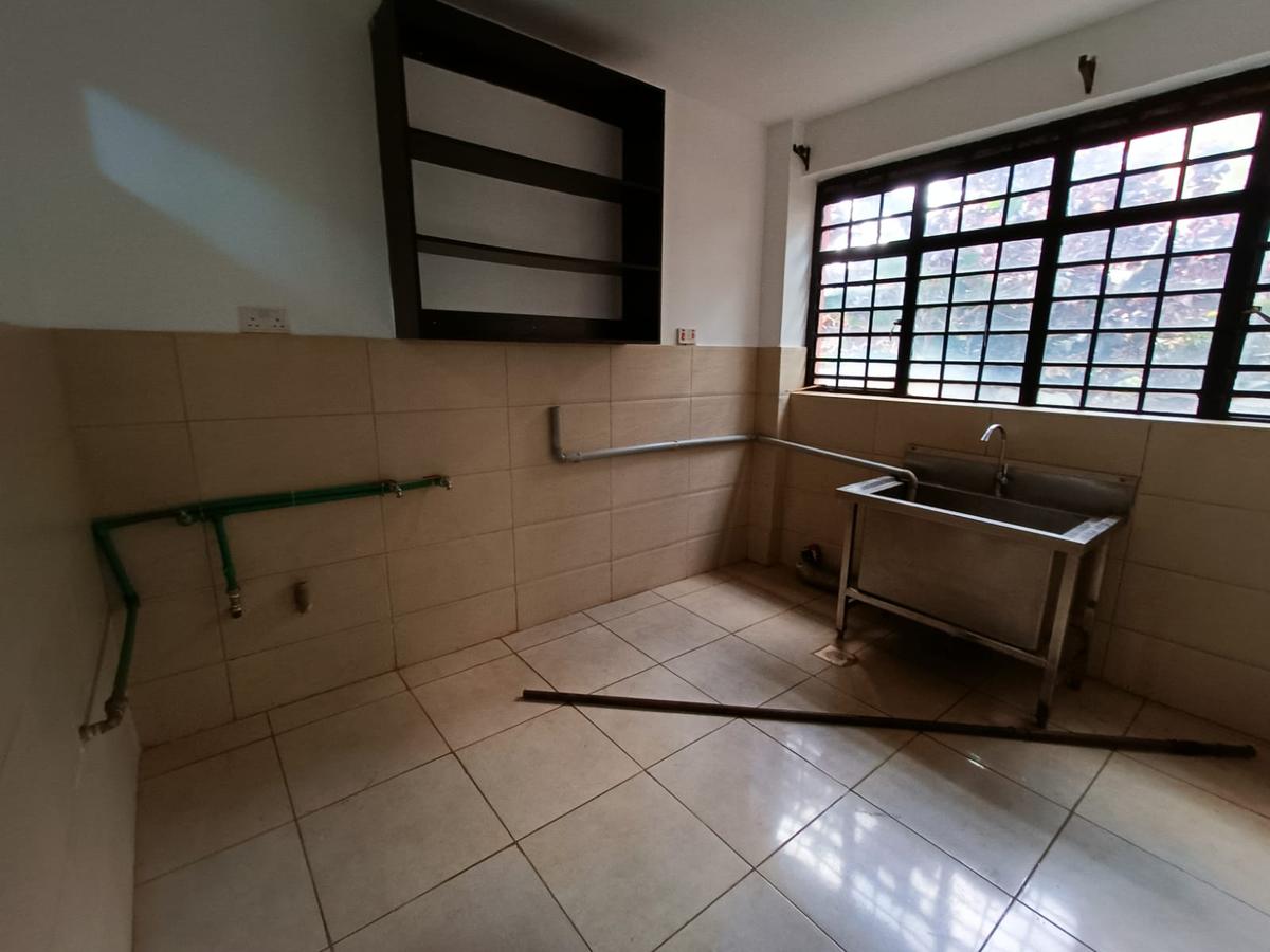 4 Bed House with En Suite in Kiambu Road - 11