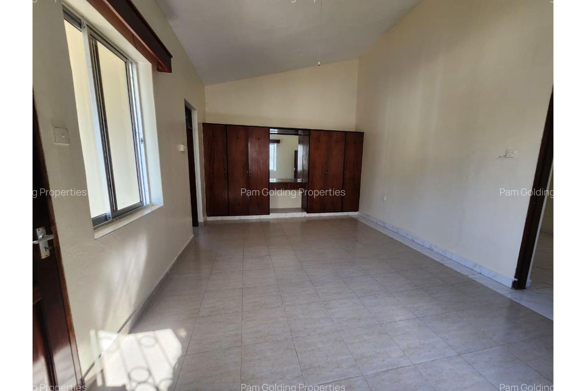 4 Bed Townhouse with En Suite in Nyali Area - 7