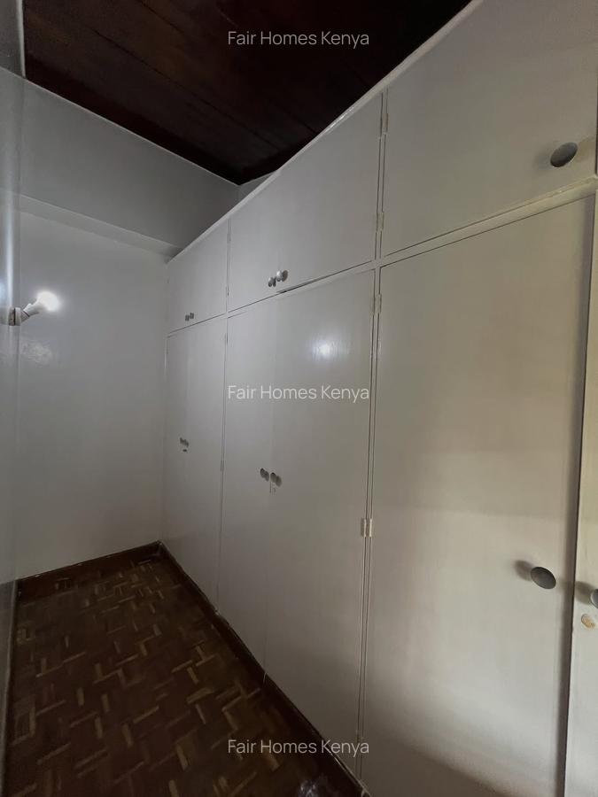 5 Bed Townhouse with En Suite at Manyani East - 18