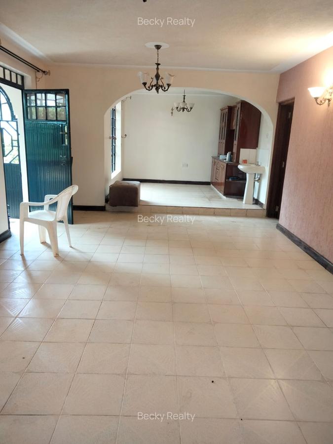 5 Bed House with En Suite at Membley - 9