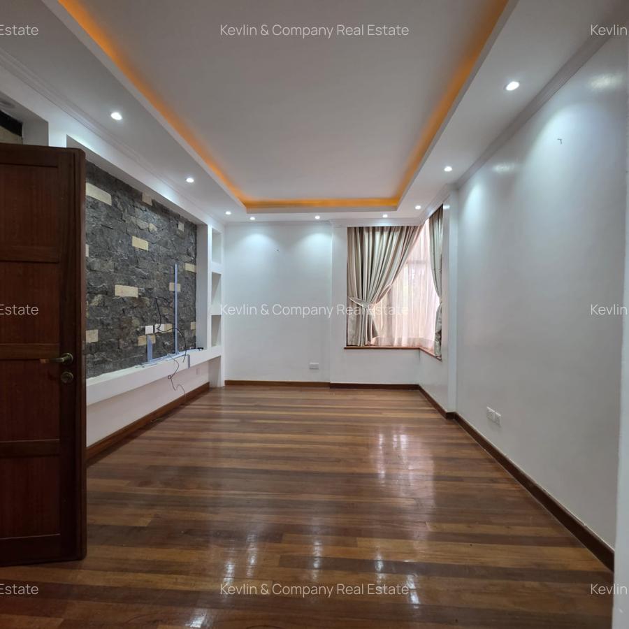 4 Bed Townhouse with En Suite in Lavington - 15