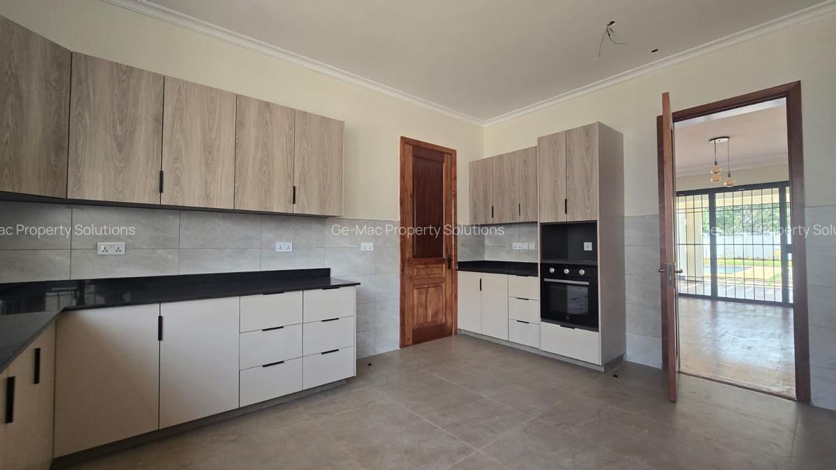 5 Bed House with En Suite in Loresho - 16