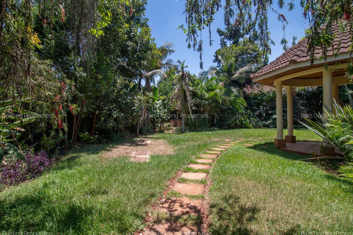 5 Bed House in Runda - 6