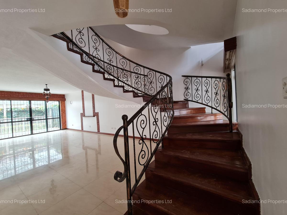 4 Bed Townhouse with En Suite at Brookside Drive - 7