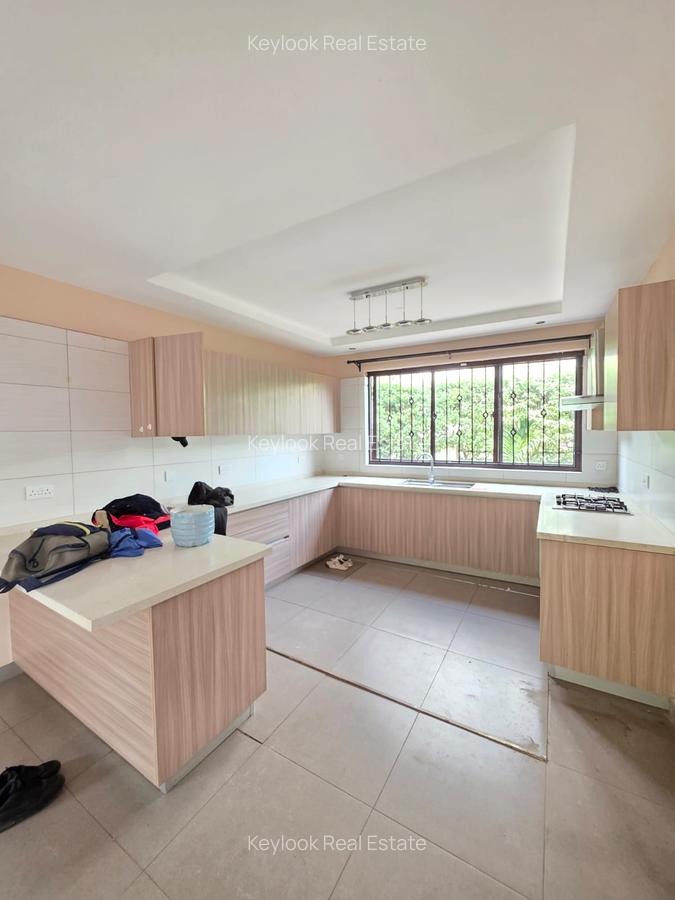 4 Bed Townhouse with En Suite in Lavington - 3