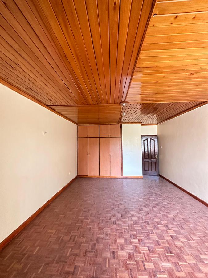 5 Bed Townhouse with En Suite in Lavington - 8