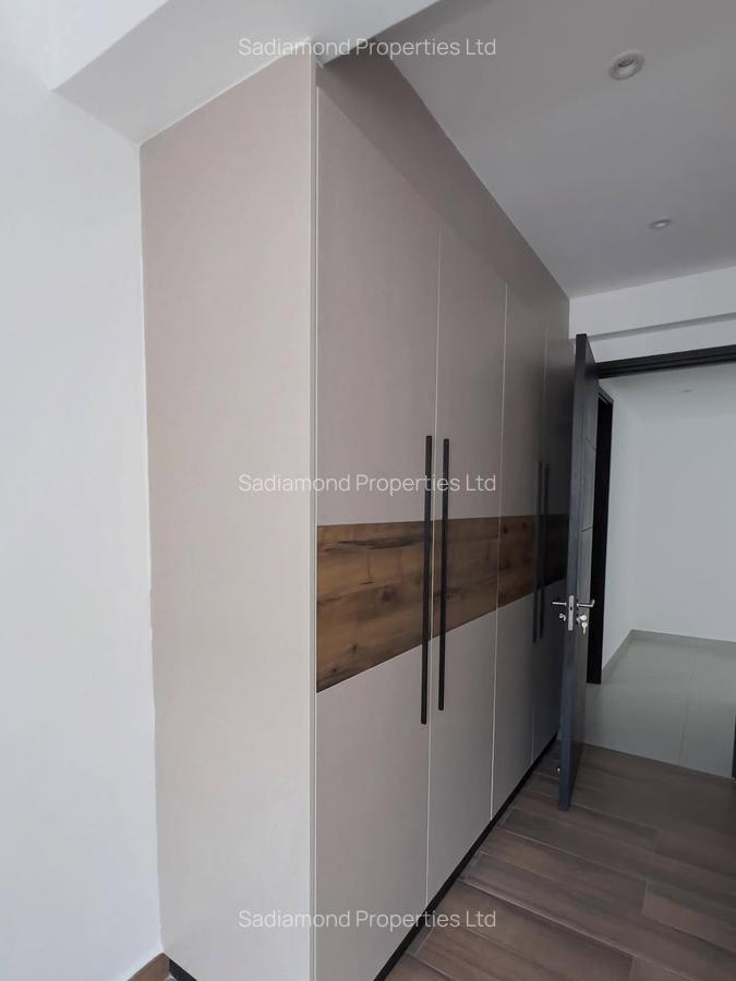 2 Bed Apartment with En Suite in General Mathenge - 11