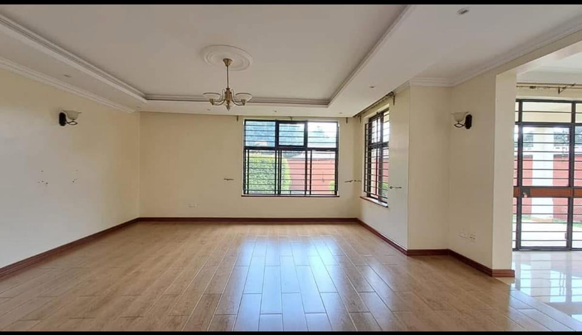 6 Bed Townhouse with En Suite in Lavington - 3