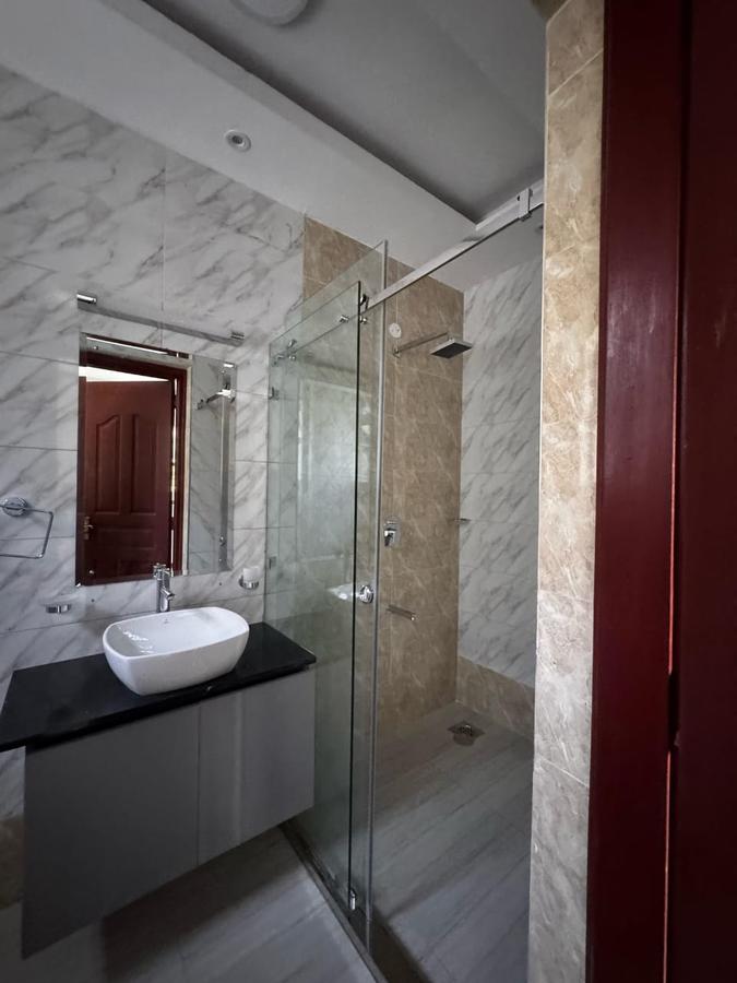 5 Bed Townhouse with En Suite in Lavington - 7