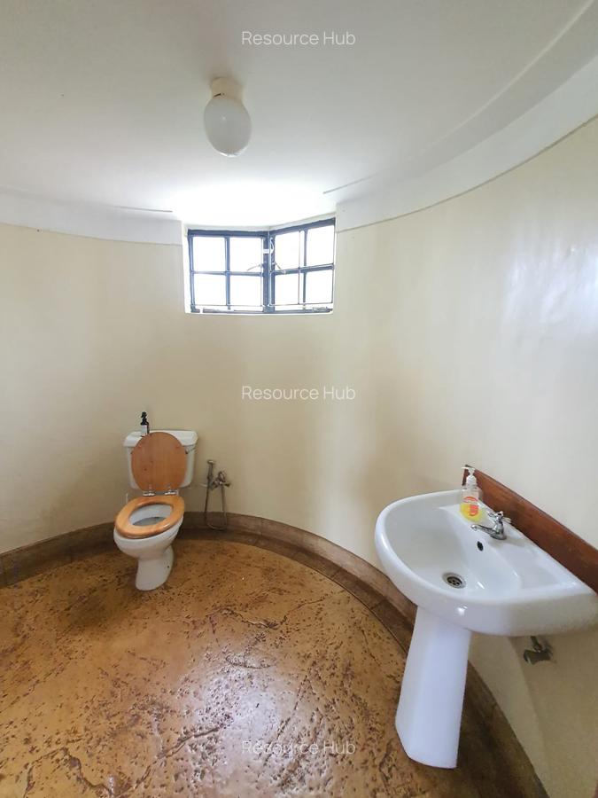 5 Bed House with En Suite at Nyari - 13