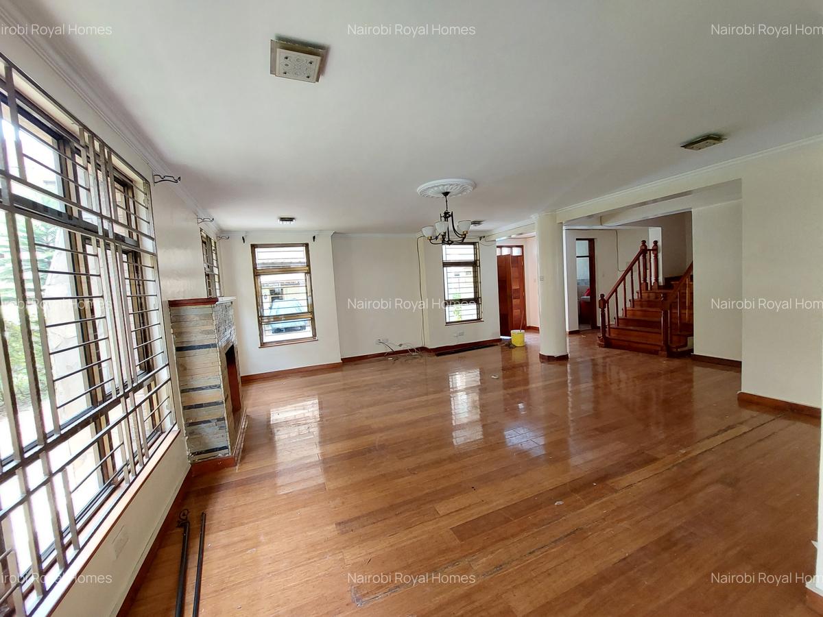 6 Bed Townhouse with En Suite at Convent Drive - 9