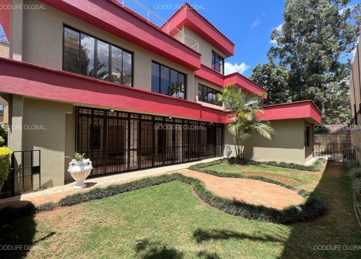 5 Bed Villa with En Suite at Lavington - 1