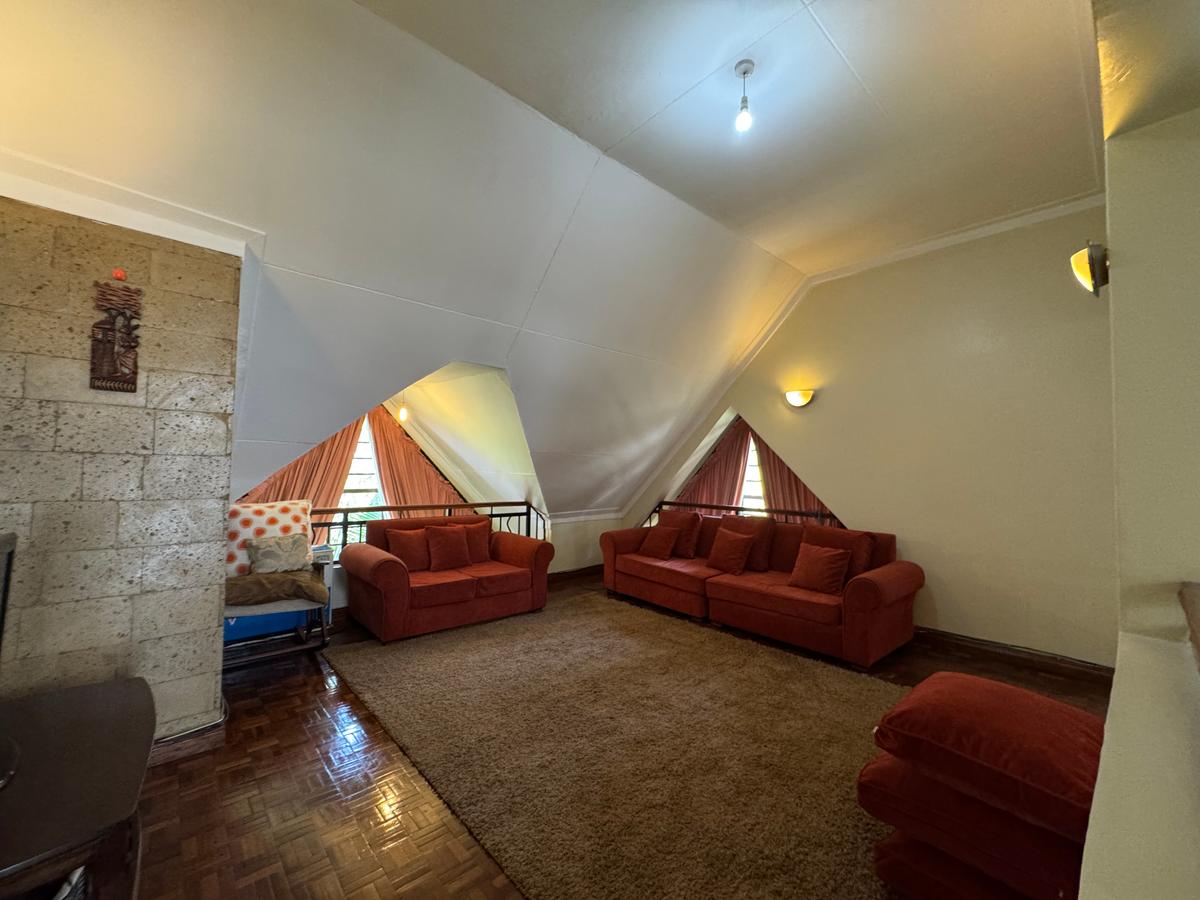 5 Bed Townhouse with En Suite in Lavington - 10