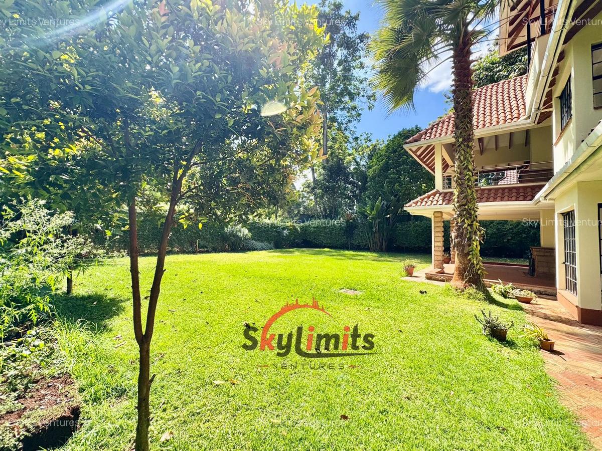 5 Bed Townhouse with En Suite in Rosslyn - 1