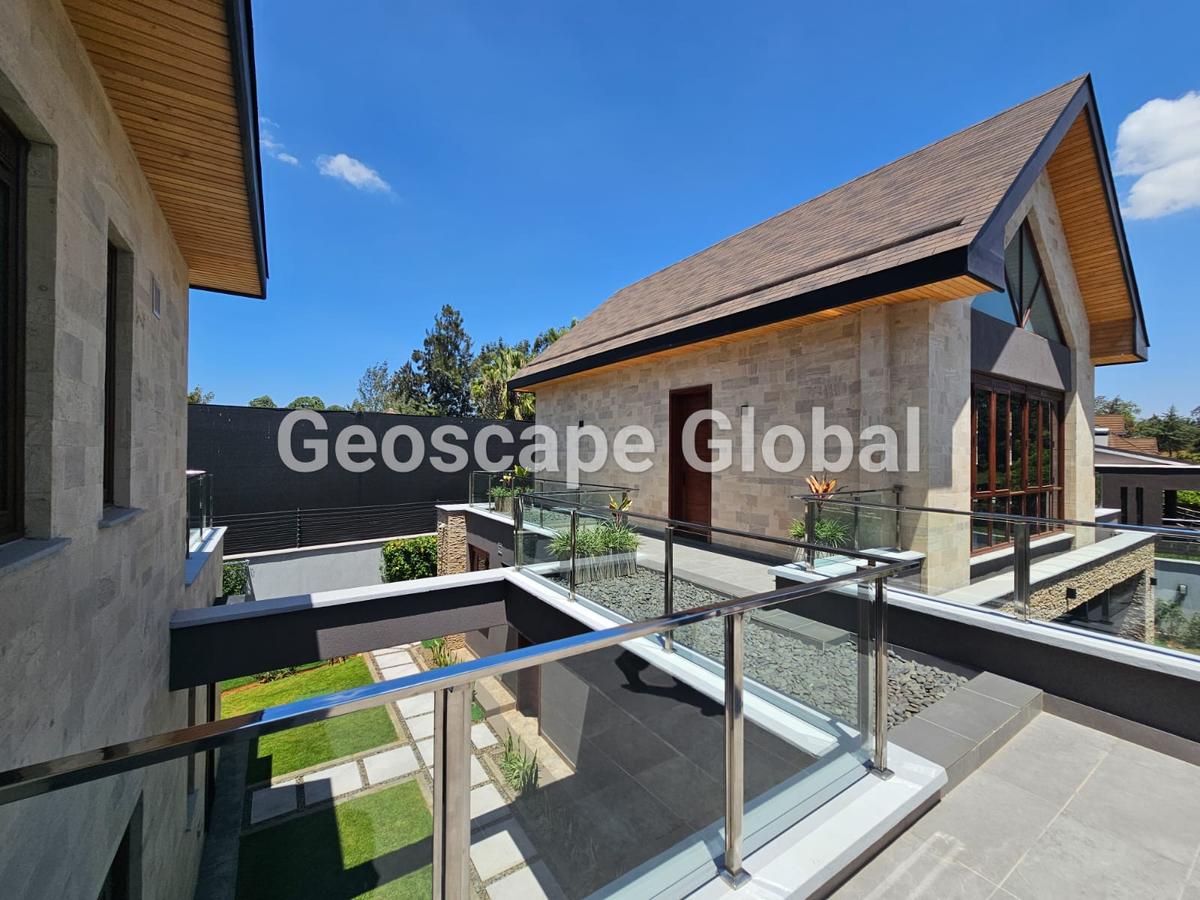 5 Bed House with En Suite in Runda - 20