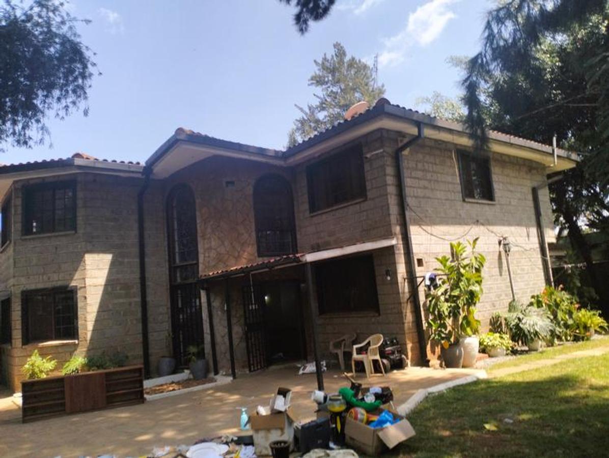 5 Bed Townhouse with En Suite at Lavington - 15