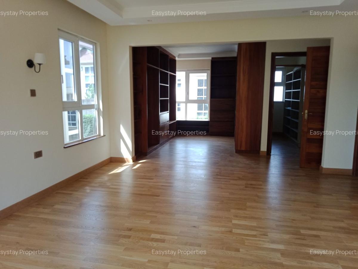 4 Bed Villa with En Suite in Runda - 12