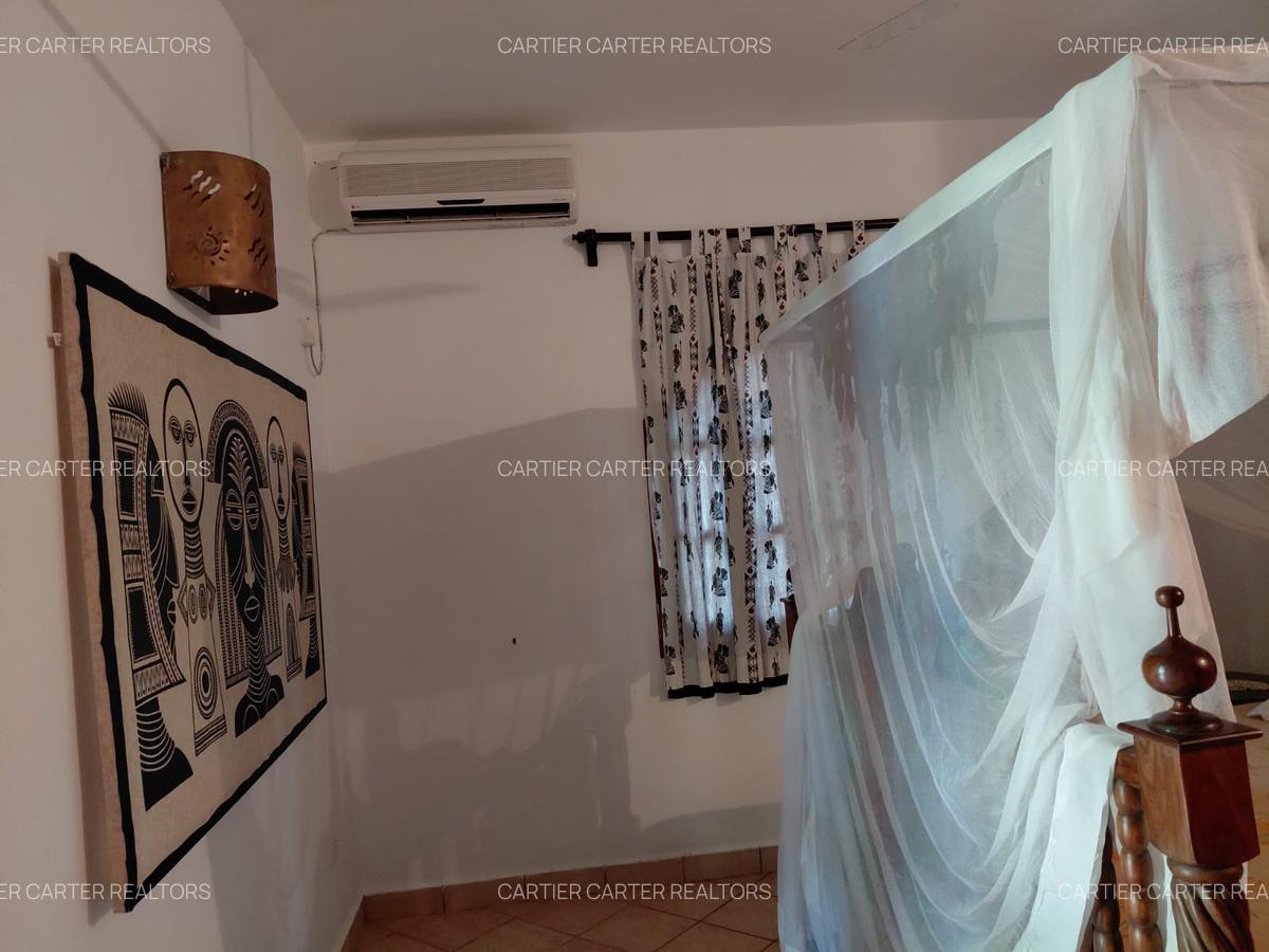 4 Bed House with En Suite in Watamu - 5