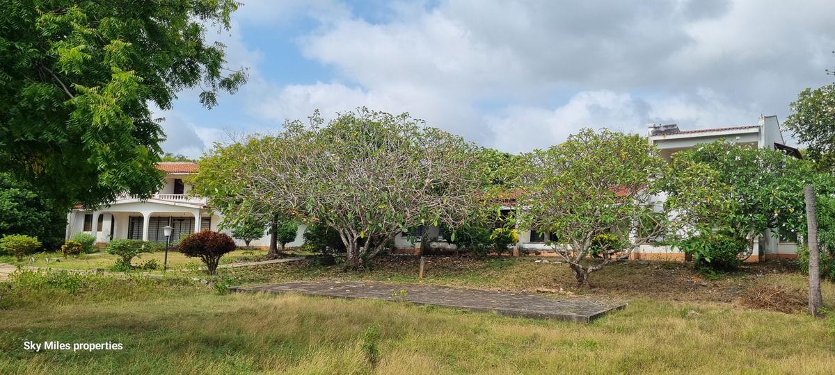 4.4 ac Land at Kuruwitu - 11