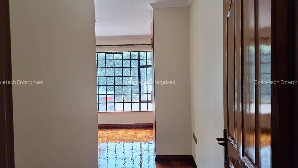 4 Bed Townhouse with En Suite in Kiambu Road - 8