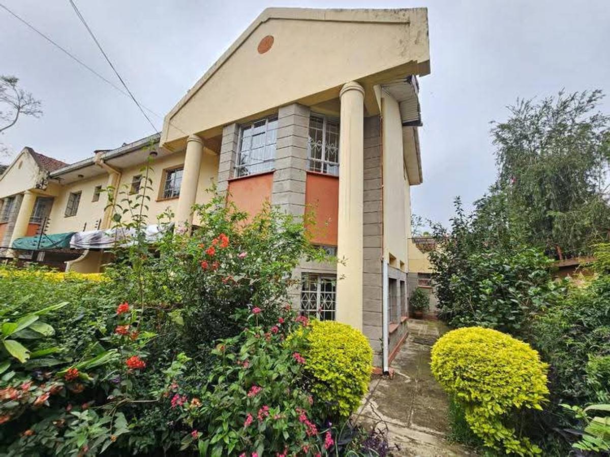 5 Bed Townhouse with En Suite at Lavington - 13