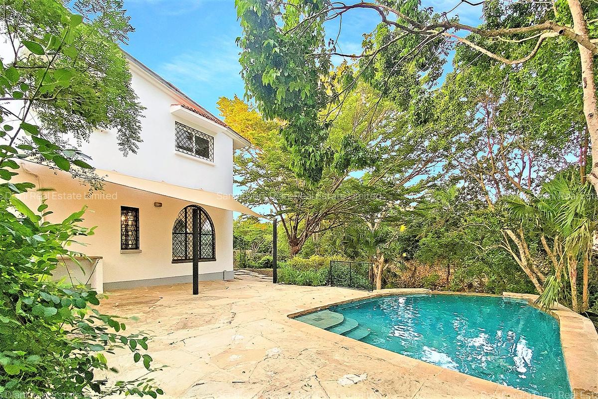 5 Bed Villa with Swimming Pool in Diani - 3