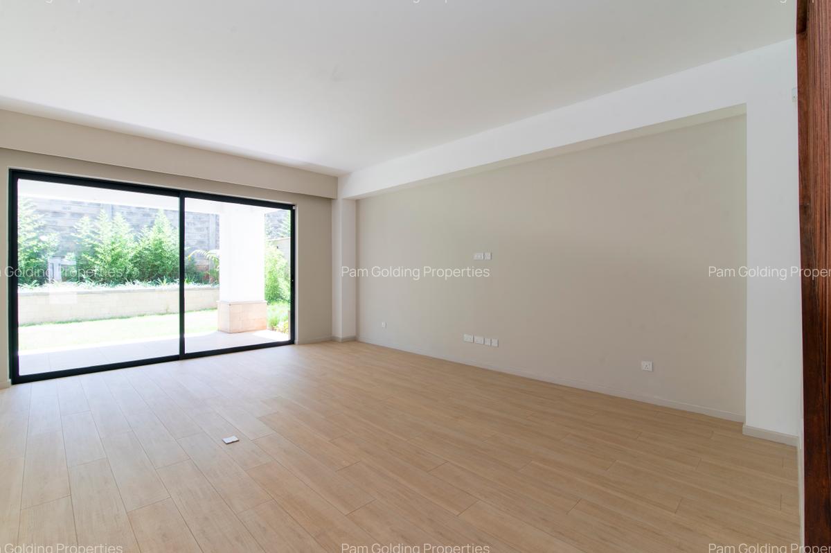 5 Bed Townhouse with En Suite at Westlands - 2