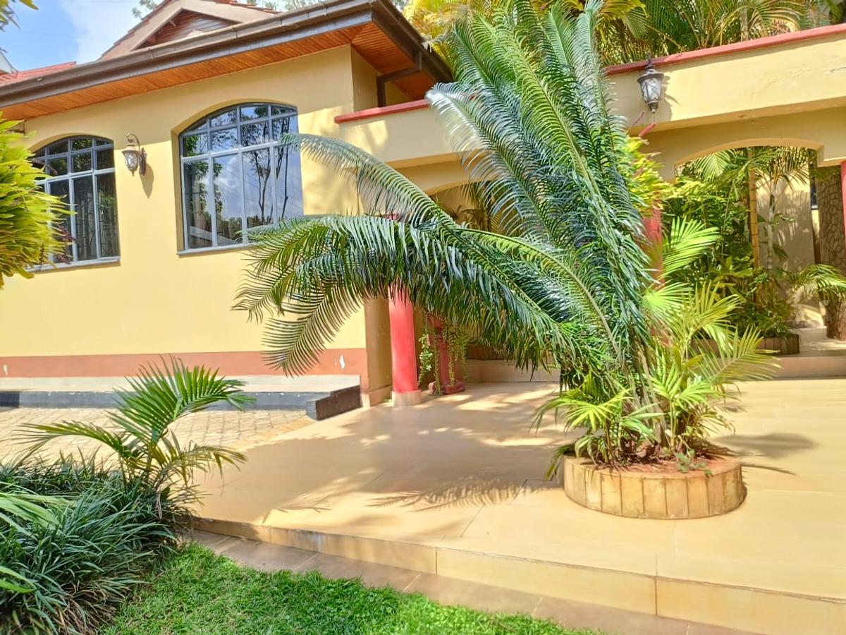 2 Bed House with En Suite at Mimosa - 1