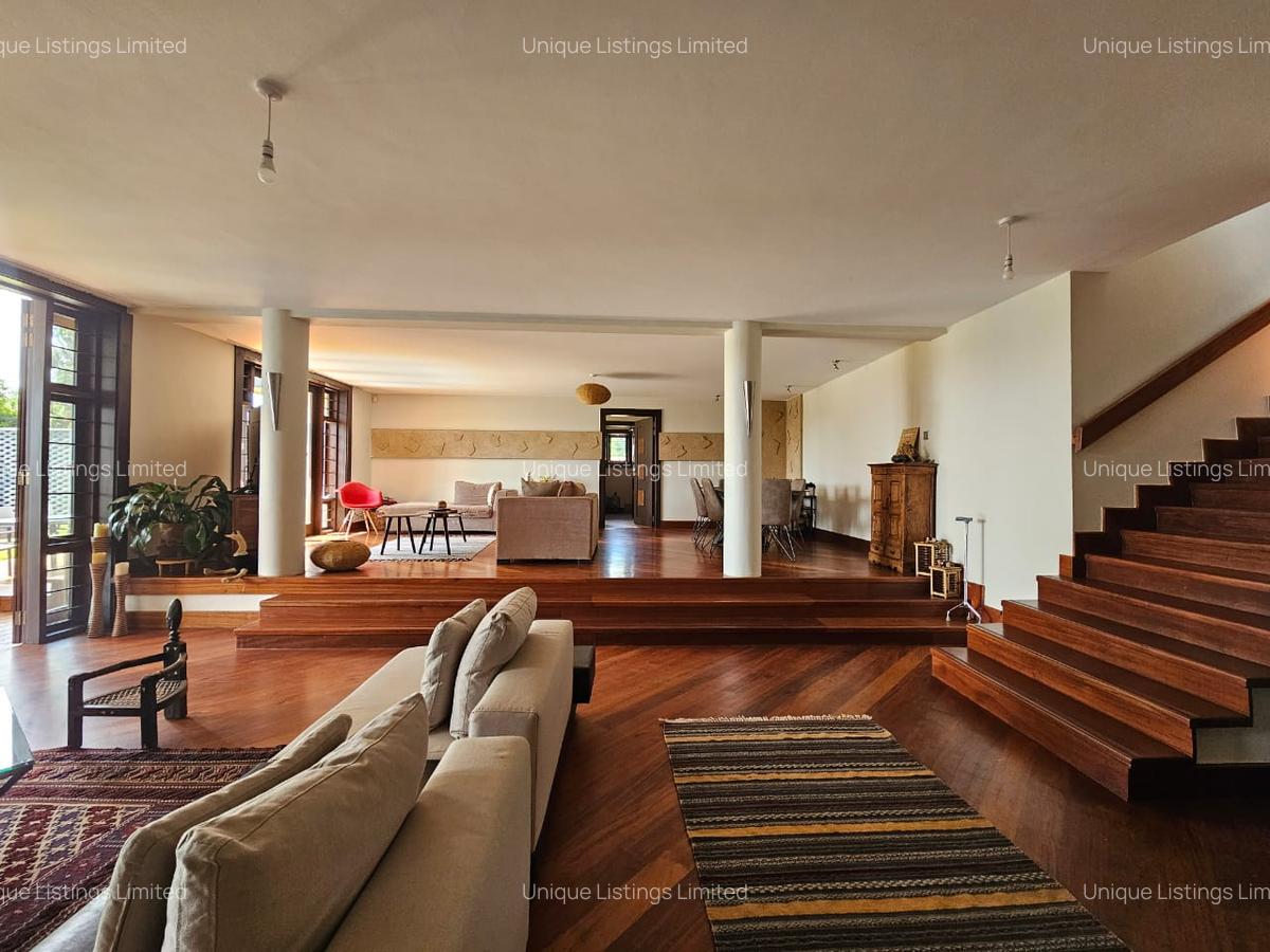 9 Bed House with En Suite in Lavington - 7