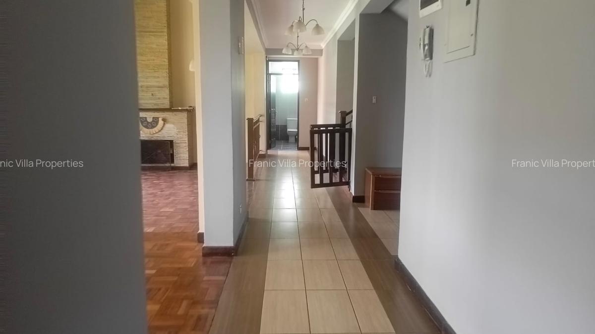 4 Bed Villa with En Suite at Rosslyn Lone Tree - 5