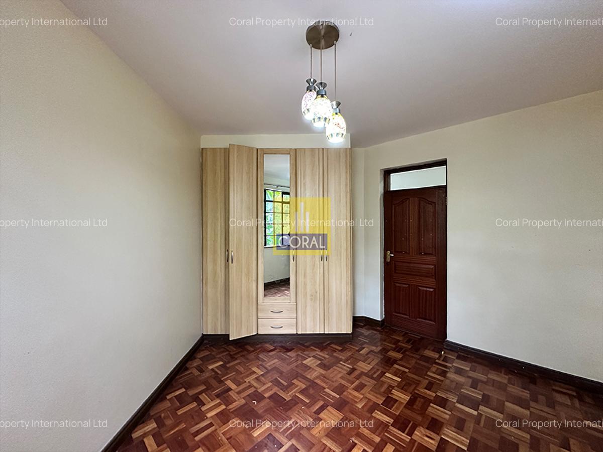 3 Bed Apartment in Riverside - 6