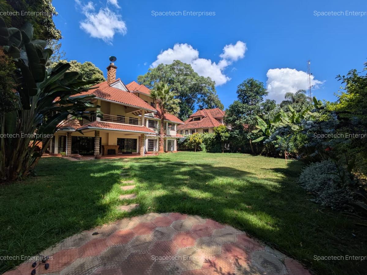 5 Bed Townhouse with En Suite in Rosslyn - 2