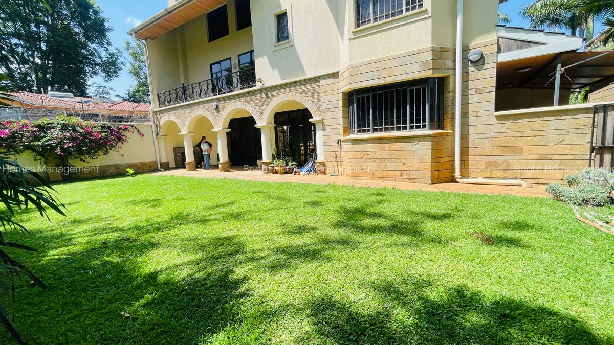 5 Bed Villa with En Suite in Lavington - 3