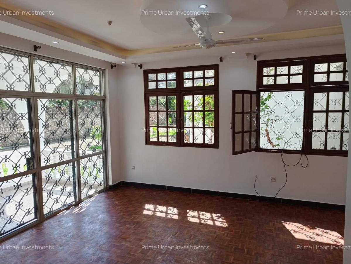 4 Bed Townhouse with En Suite in Shanzu - 2