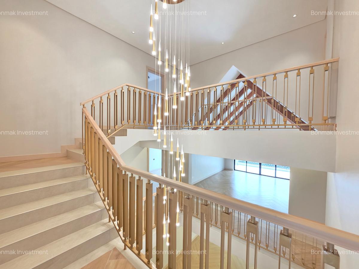 5 Bed Townhouse with En Suite at Convent Drive. - 9