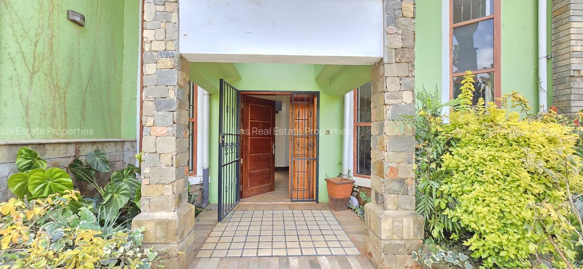 5 Bed Townhouse with En Suite in Runda - 3