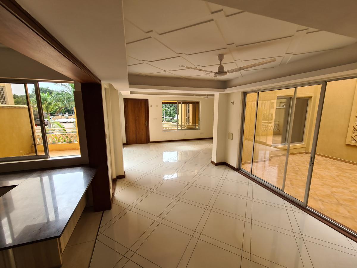 4 Bed Apartment with En Suite in Nyali Area - 3