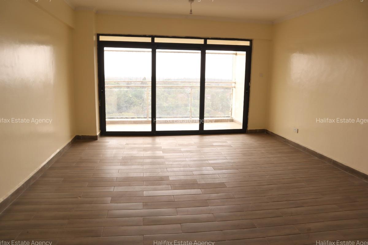 4 Bed Apartment with En Suite in Parklands - 2
