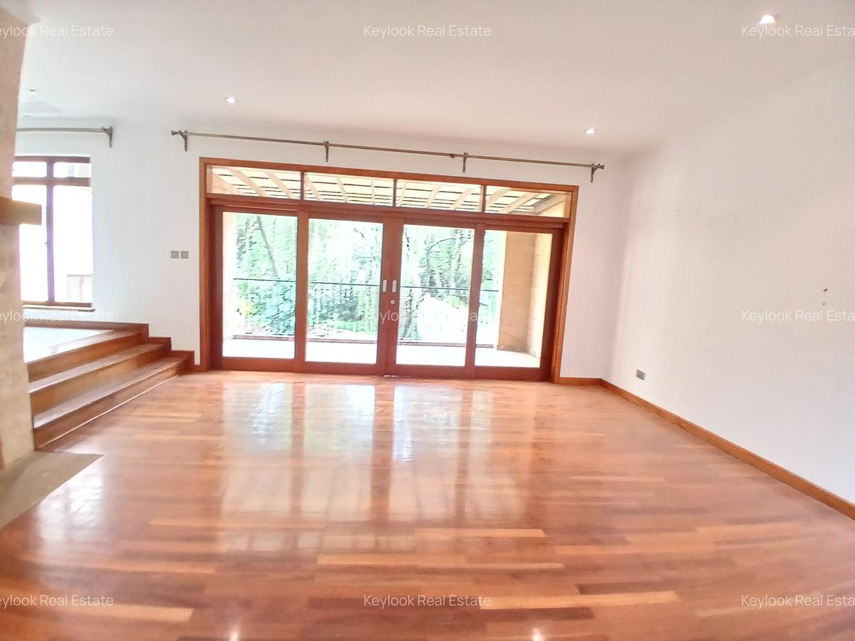 5 Bed Townhouse with En Suite at Lavington - 8