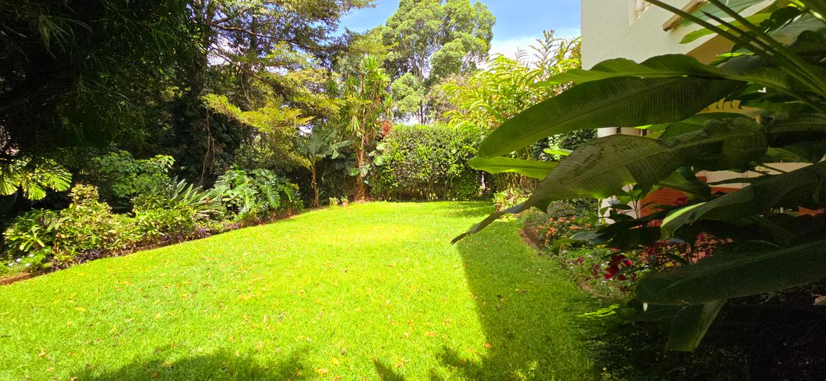 5 Bed House with En Suite at Mimosa Drive - 2