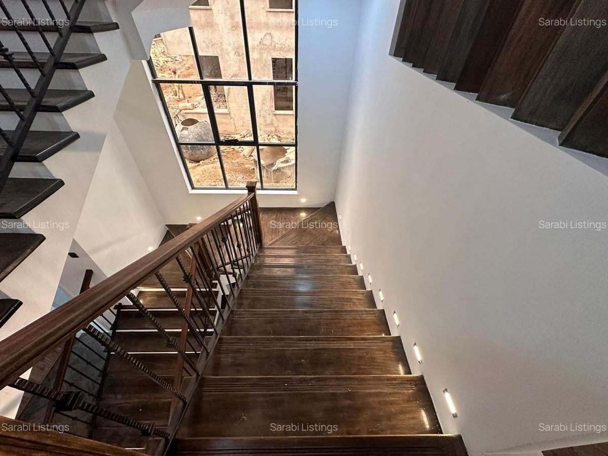 4 Bed Townhouse with En Suite in Lavington - 13