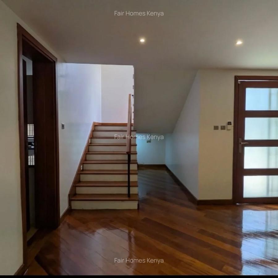 5 Bed Townhouse with En Suite at Lavington Green - 5