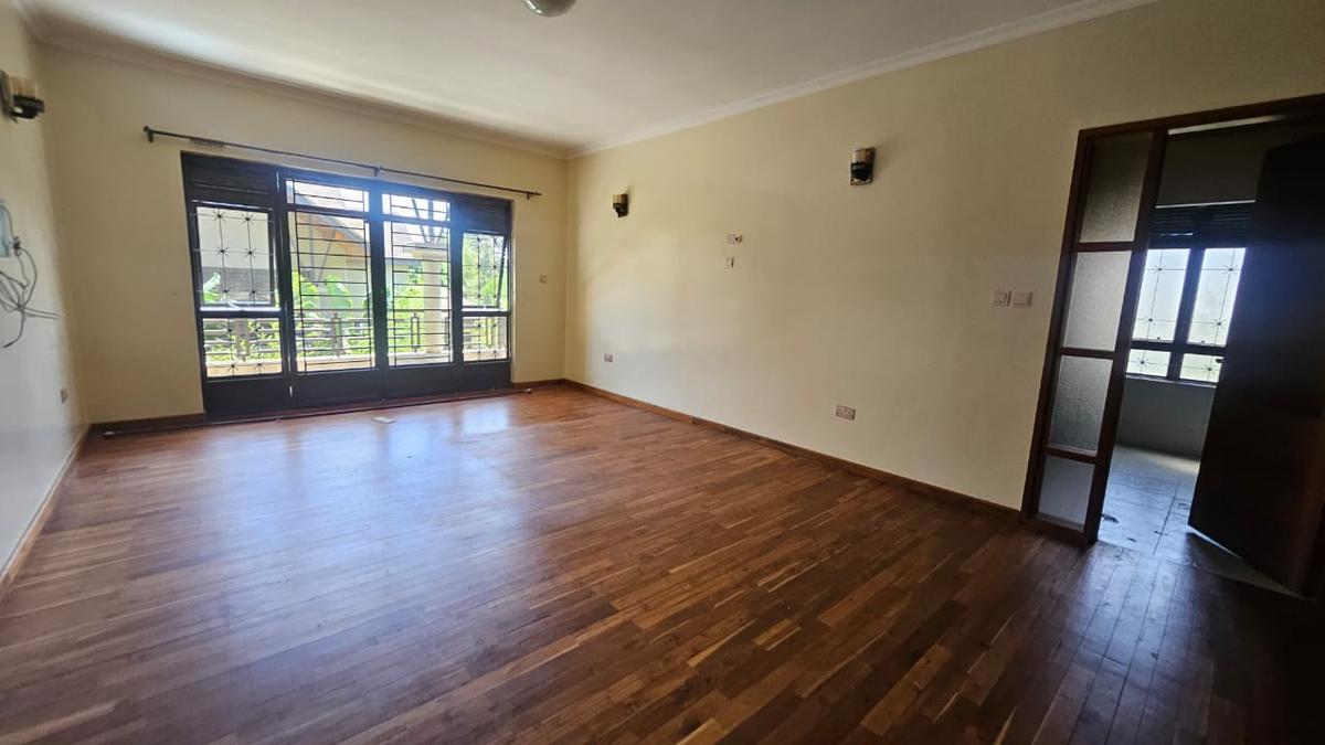 5 Bed Townhouse with En Suite in Runda - 9