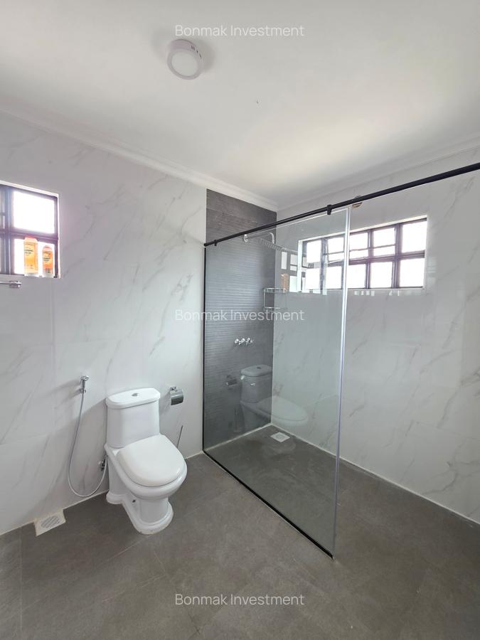 4 Bed House with En Suite at Lavington - 15