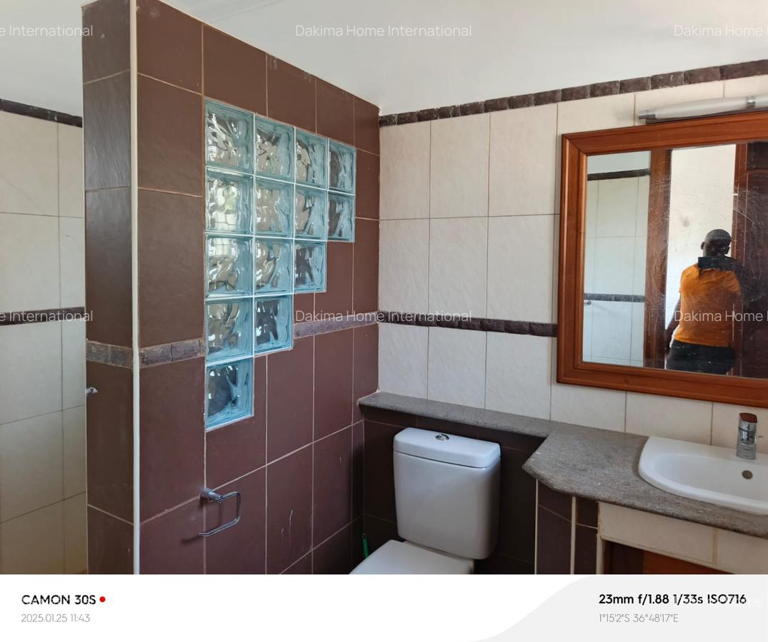 4 Bed Townhouse with En Suite in Spring Valley - 10